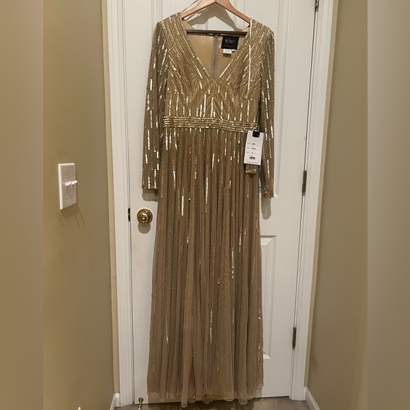 Mac Duggal Long Sleeve V-Neck Gold Gown - Picture 10 of 16